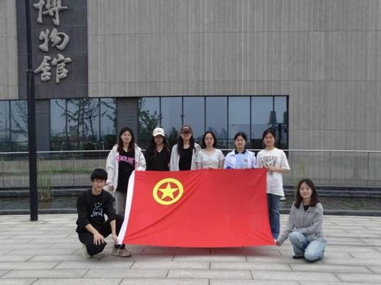 明升官网
举办“法学传承端午韵，团日共筑法治魂”主题团日活动 (6)
